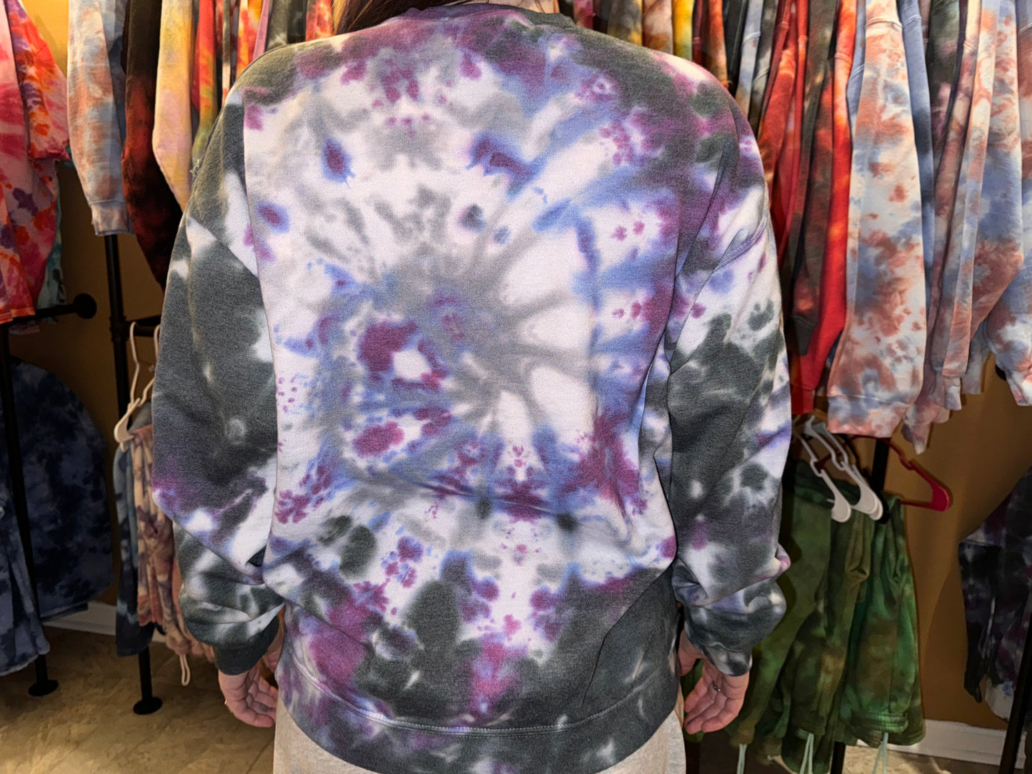 Plain Raccoon Crewneck Dicey Dyes