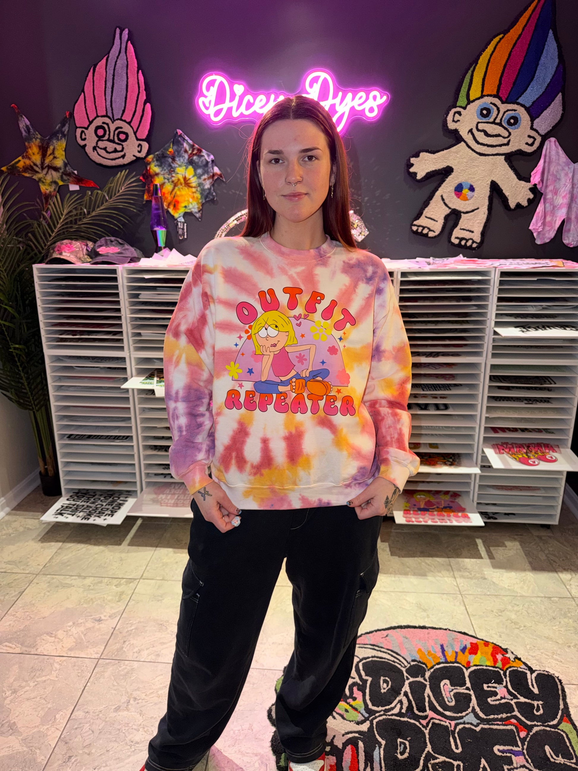 Outfit Repeater Crewneck Dicey Dyes