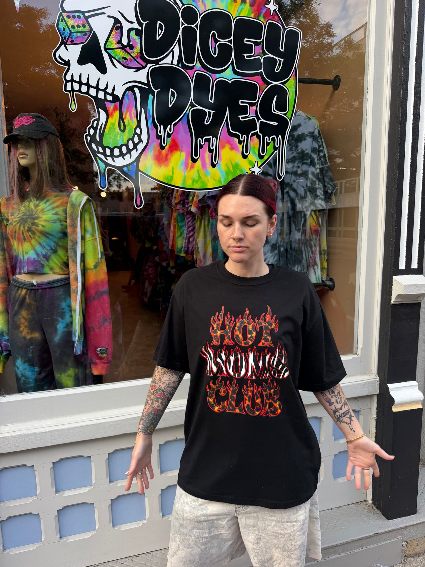 Wild Hot Moms Club T-Shirt Dicey Dyes